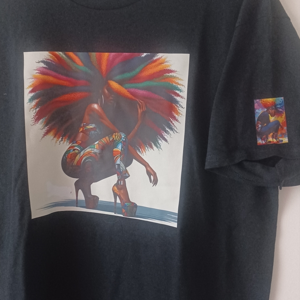 Vibrant Black Short Sleeve Tee with Dynamic Graphic
